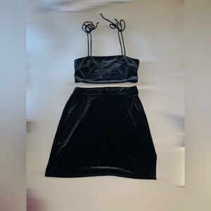 Shop great deals! Good pre-loved pieces. Unworn.